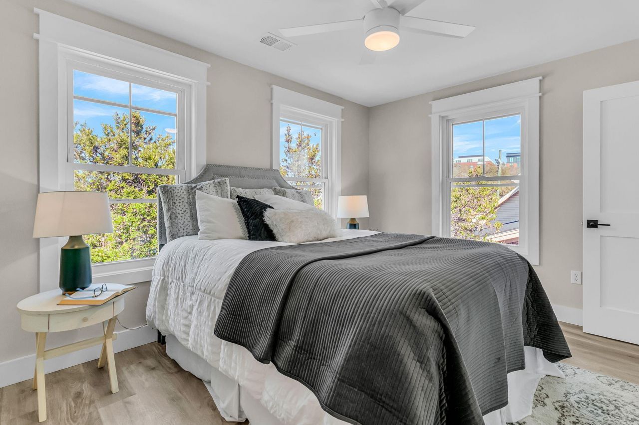 6 & 6.5 Addison Street Photo 35