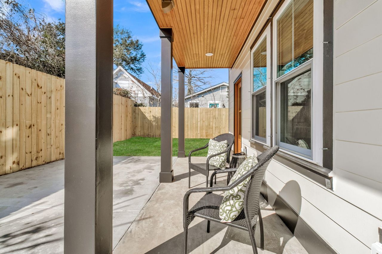 6 & 6.5 Addison Street Photo 38