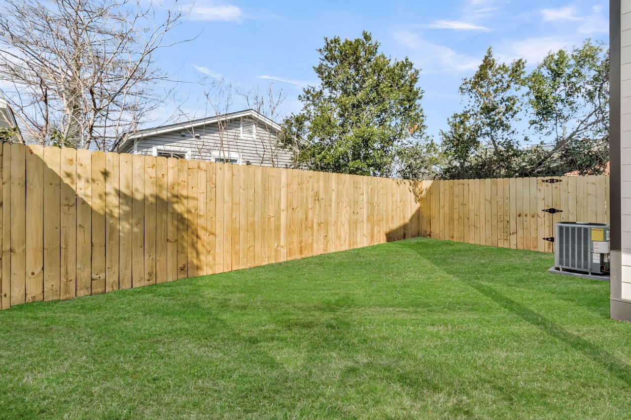 6 & 6.5 Addison Street Photo 39