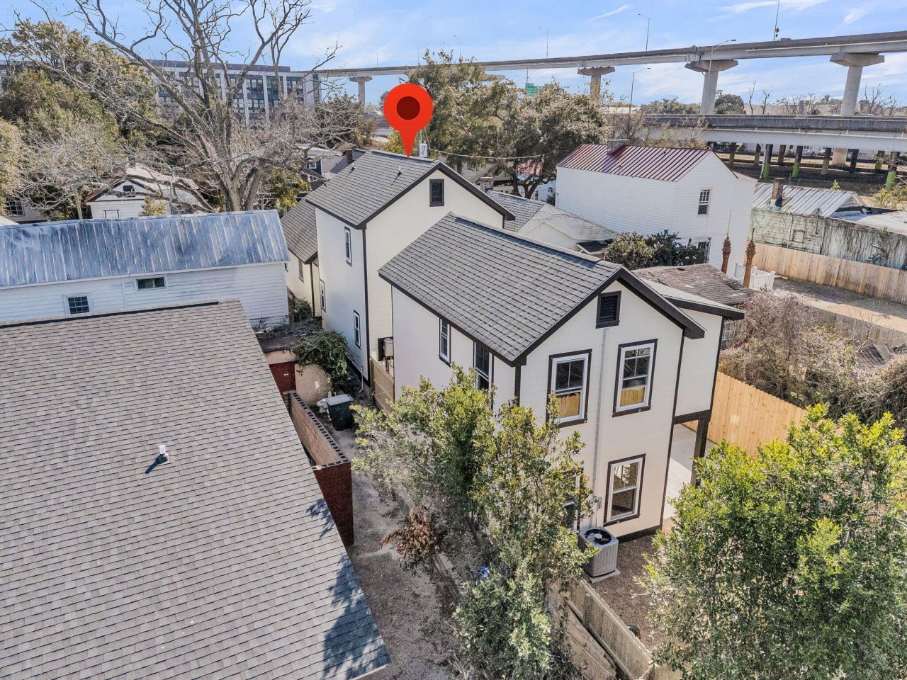 6 & 6.5 Addison Street Photo 40