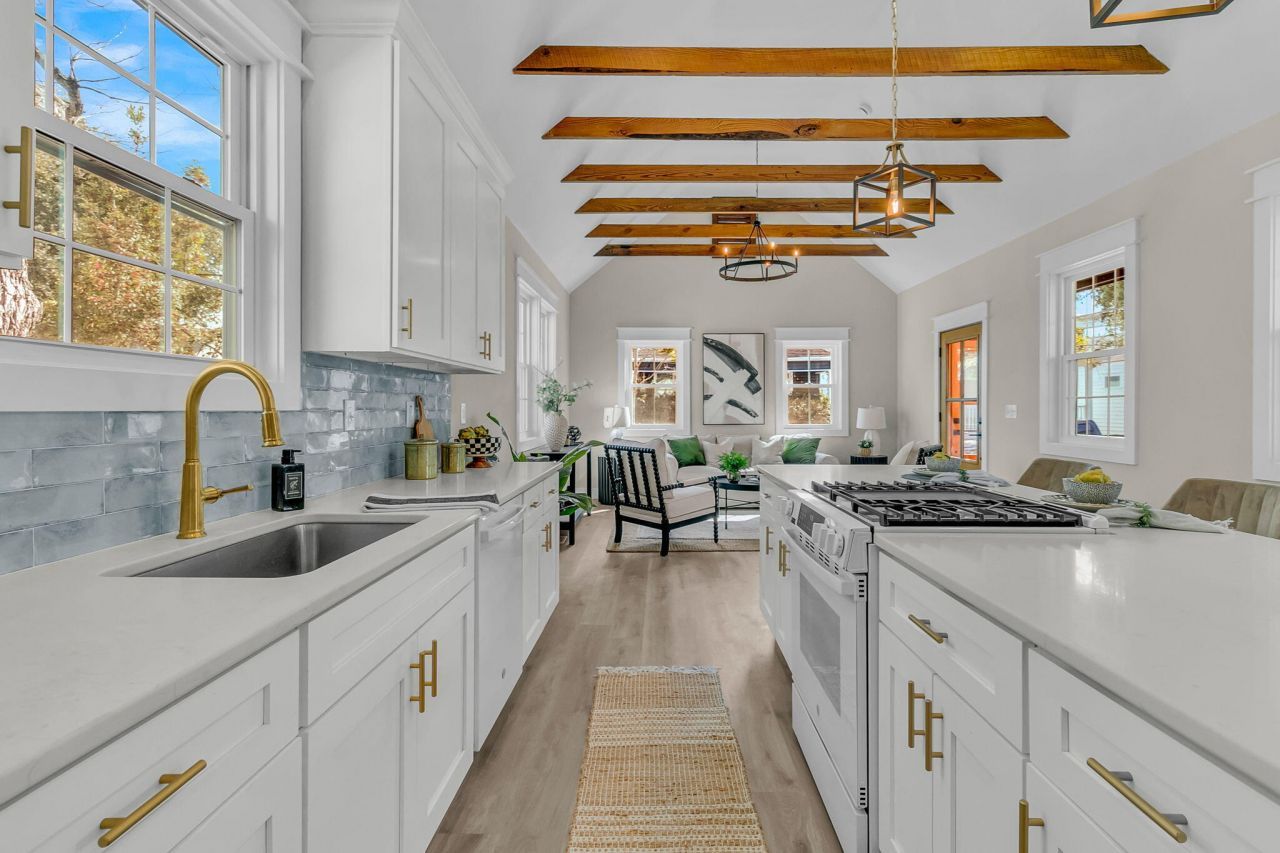 6 & 6.5 Addison Street Photo 7