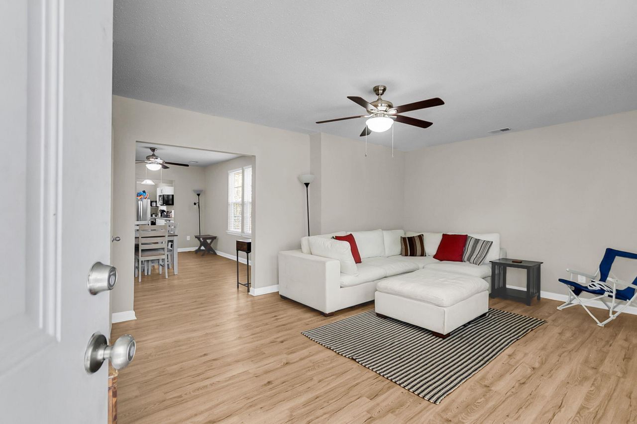 2612 Stark Lane Photo 7