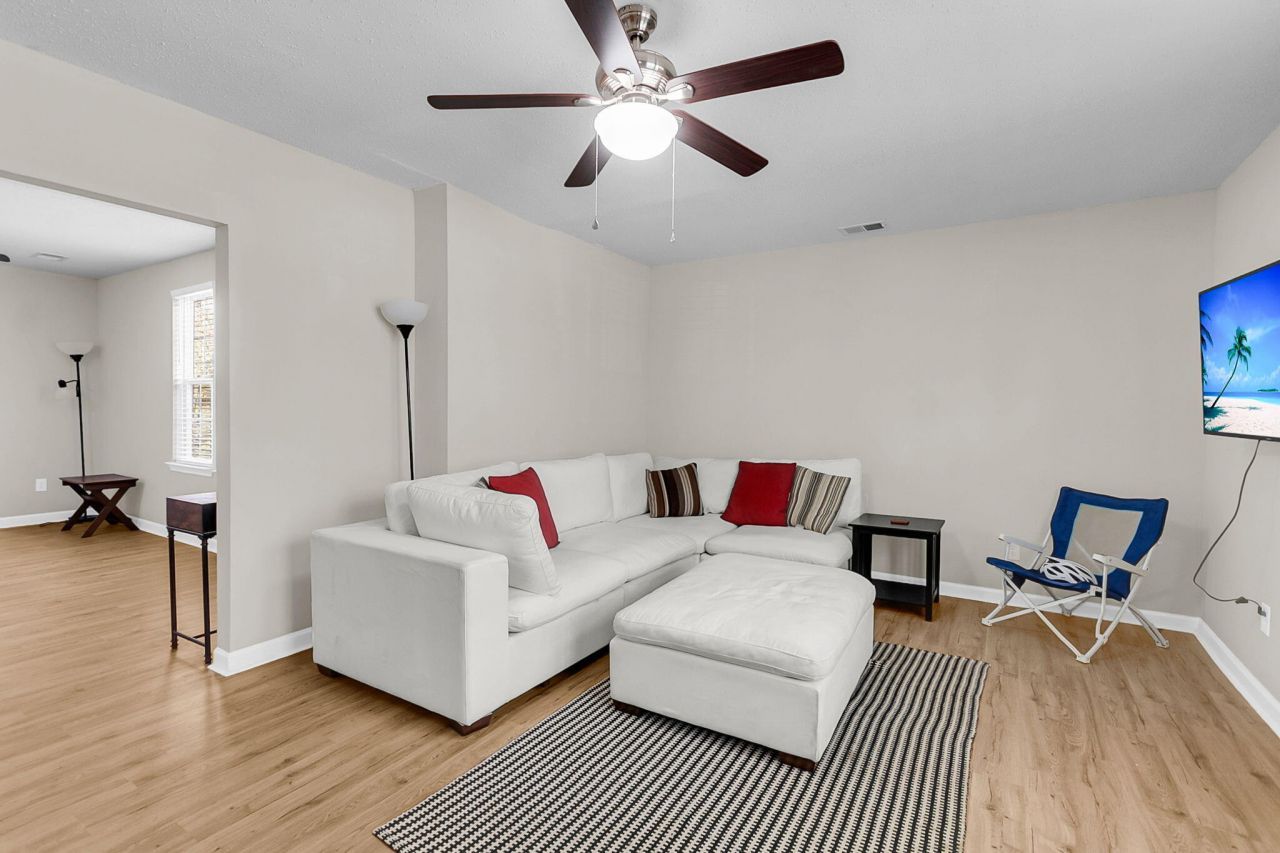 2612 Stark Lane Photo 9