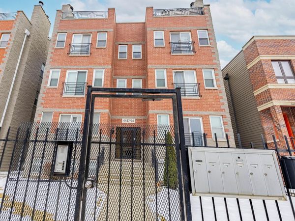 4439 S Calumet Avenue, Unit 1S, Chicago, IL 60653