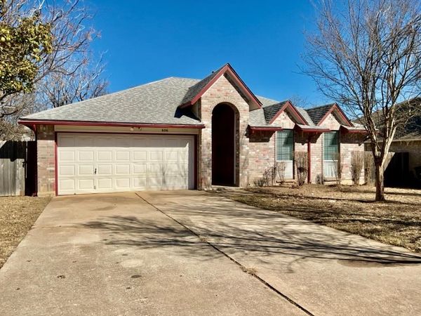 606 Eaglecreek DR, Leander, TX 78641