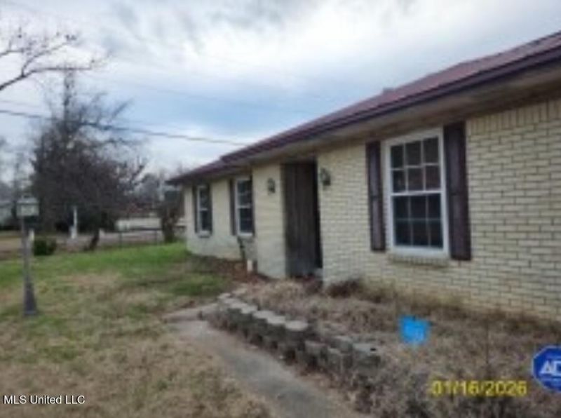 1811 W Irwin Avenue, Tunica, MS 38676 Main Photo