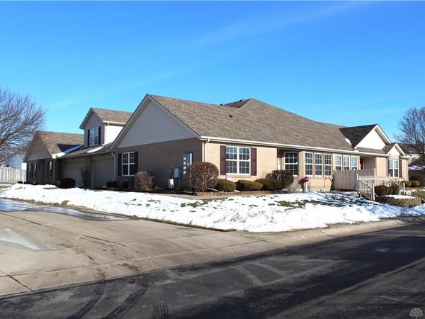 4051 Twin Lakes Circle, Englewood, OH 45315