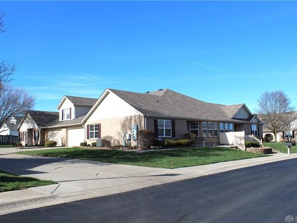 4051 Twin Lakes Circle, Englewood, OH 45315