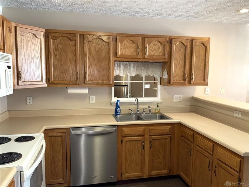 4051 Twin Lakes Circle, Englewood, OH 45315 Photo 24