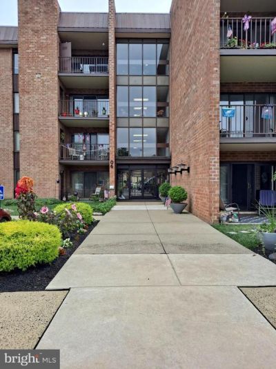 6105 00 Delaire Landing Road, Unit 105, Philadelphia, PA 19114 Main Photo