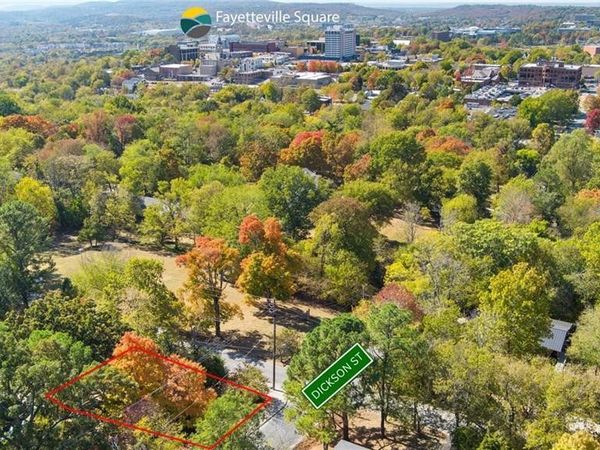 E Dickson Street , Fayetteville, AR 72701