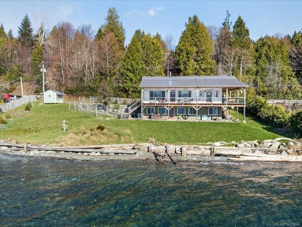 420 1st St , Sointula, BC V0N 3E0