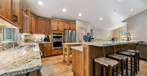 1658 Crystal Air Drive, South Lake Tahoe, CA 96150 Photo