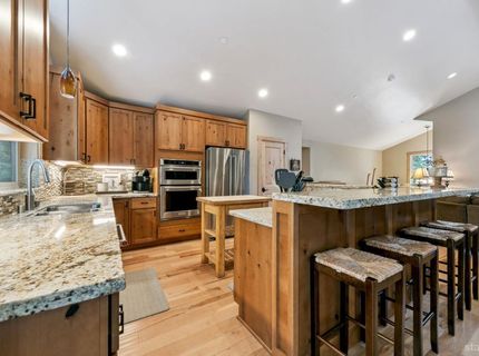 1658 Crystal Air Drive, South Lake Tahoe, CA 96150 Photo