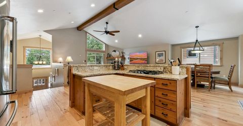 1658 Crystal Air Drive, South Lake Tahoe, CA 96150 Photo