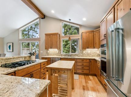 1658 Crystal Air Drive, South Lake Tahoe, CA 96150 Photo