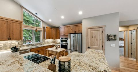 1658 Crystal Air Drive, South Lake Tahoe, CA 96150 Photo