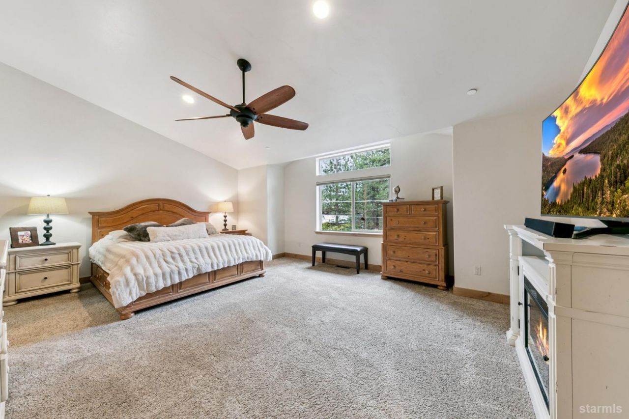 1658 Crystal Air Drive, South Lake Tahoe, CA 96150 Photo