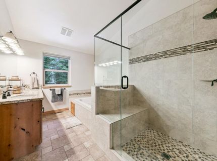 1658 Crystal Air Drive, South Lake Tahoe, CA 96150 Photo