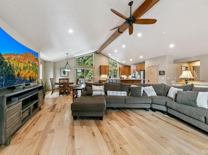 1658 Crystal Air Drive, South Lake Tahoe, CA 96150 Photo