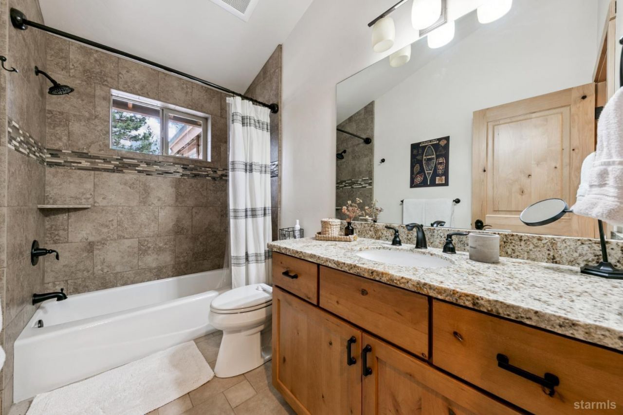 1658 Crystal Air Drive, South Lake Tahoe, CA 96150 Photo