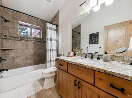 1658 Crystal Air Drive, South Lake Tahoe, CA 96150 Photo