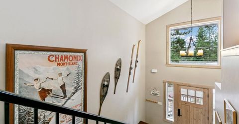 1658 Crystal Air Drive, South Lake Tahoe, CA 96150 Photo