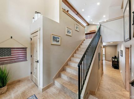 1658 Crystal Air Drive, South Lake Tahoe, CA 96150 Photo
