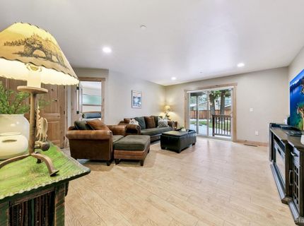 1658 Crystal Air Drive, South Lake Tahoe, CA 96150 Photo
