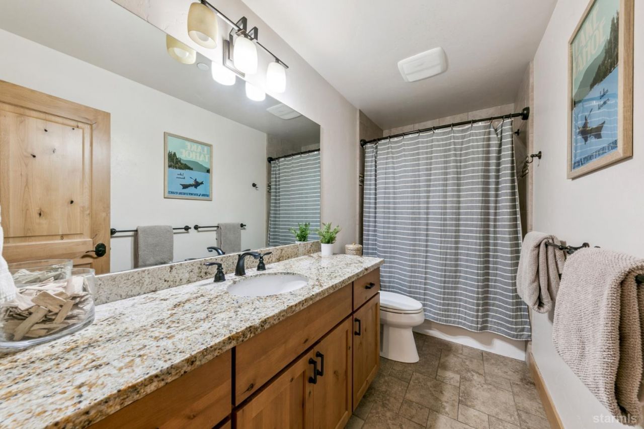 1658 Crystal Air Drive, South Lake Tahoe, CA 96150 Photo