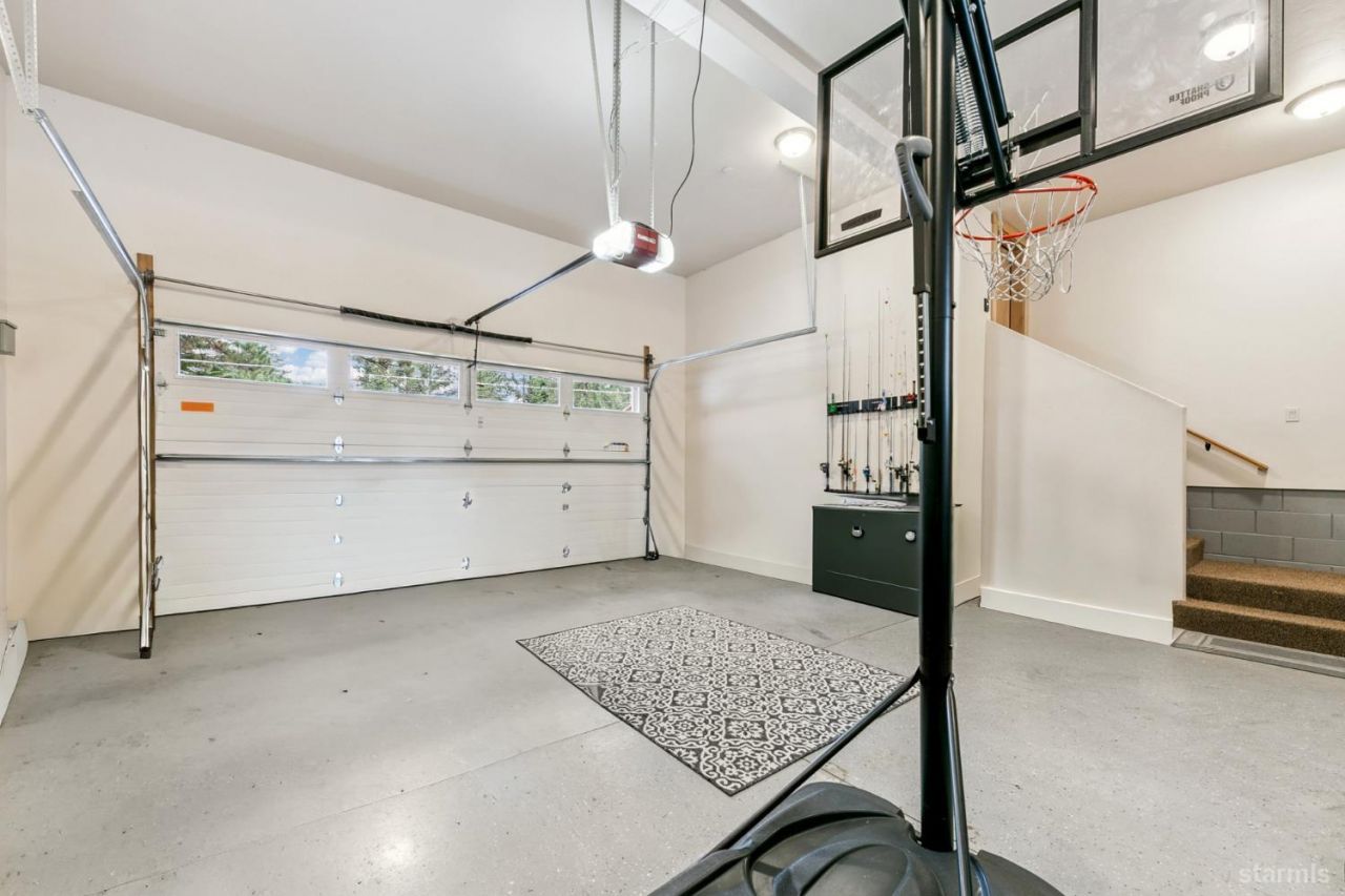 1658 Crystal Air Drive, South Lake Tahoe, CA 96150 Photo