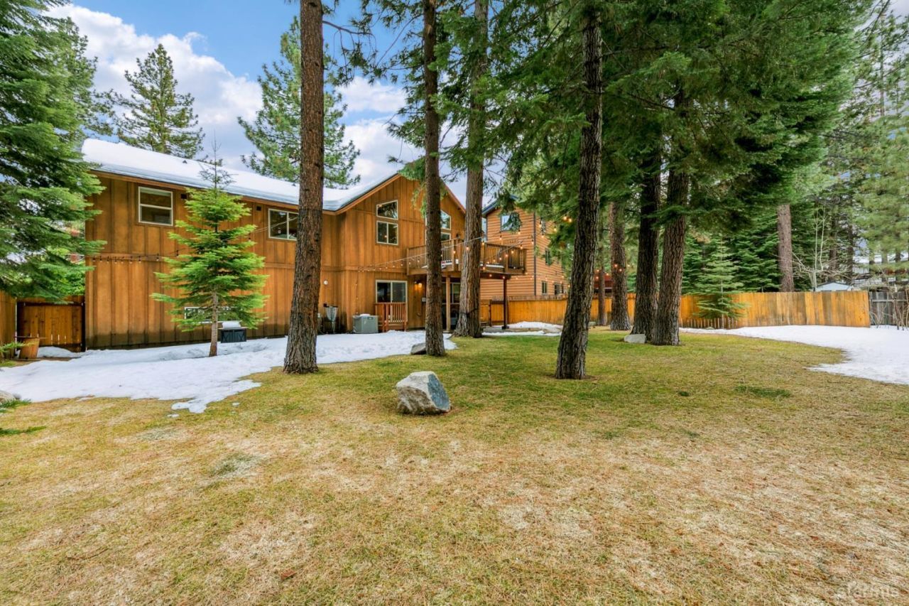 1658 Crystal Air Drive, South Lake Tahoe, CA 96150 Photo