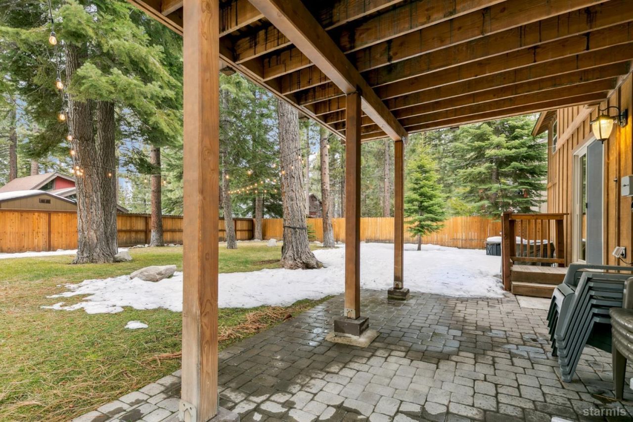 1658 Crystal Air Drive, South Lake Tahoe, CA 96150 Photo