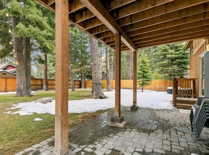 1658 Crystal Air Drive, South Lake Tahoe, CA 96150 Photo