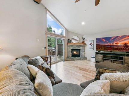 1658 Crystal Air Drive, South Lake Tahoe, CA 96150 Photo