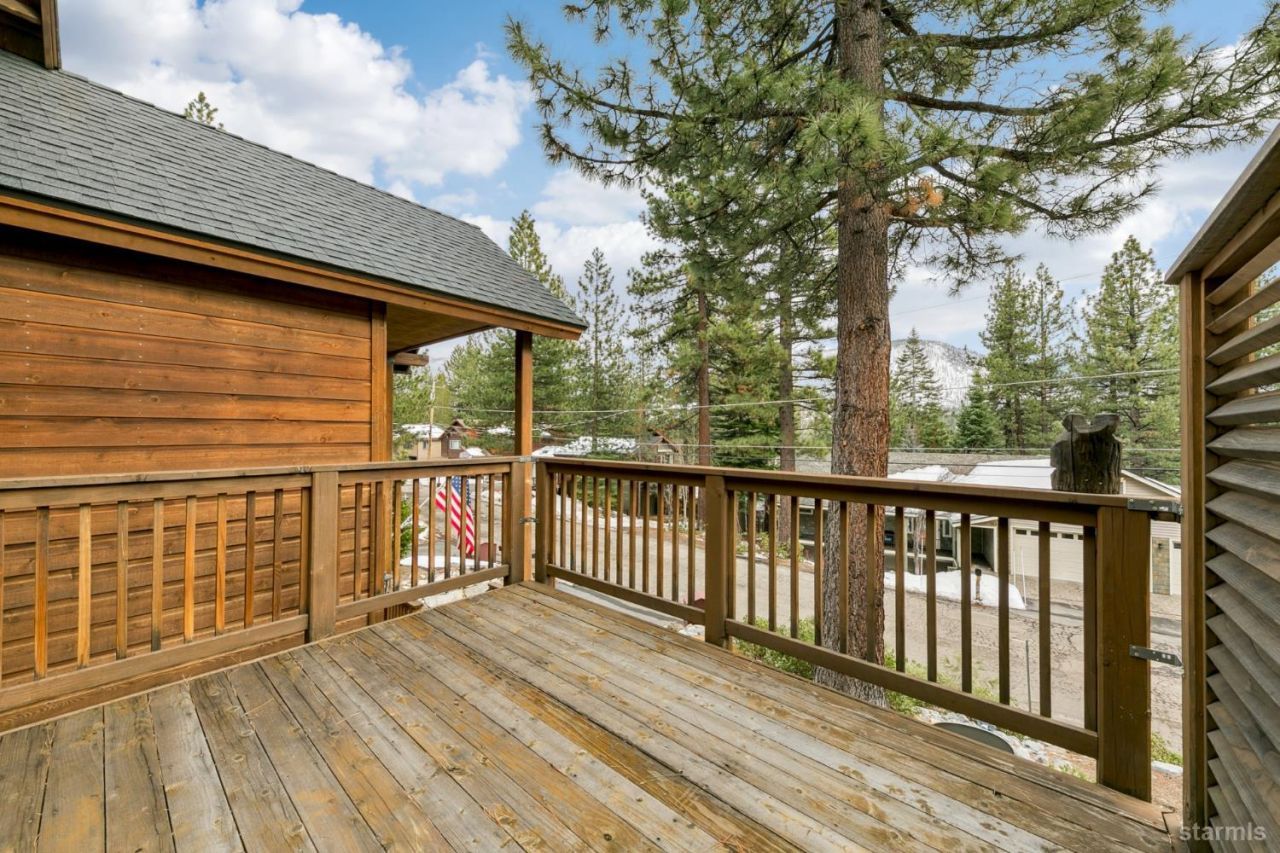 1658 Crystal Air Drive, South Lake Tahoe, CA 96150 Photo