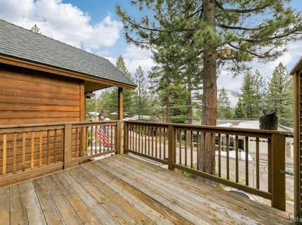 1658 Crystal Air Drive, South Lake Tahoe, CA 96150 Photo