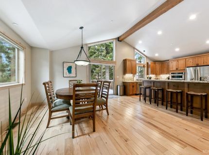 1658 Crystal Air Drive, South Lake Tahoe, CA 96150 Photo