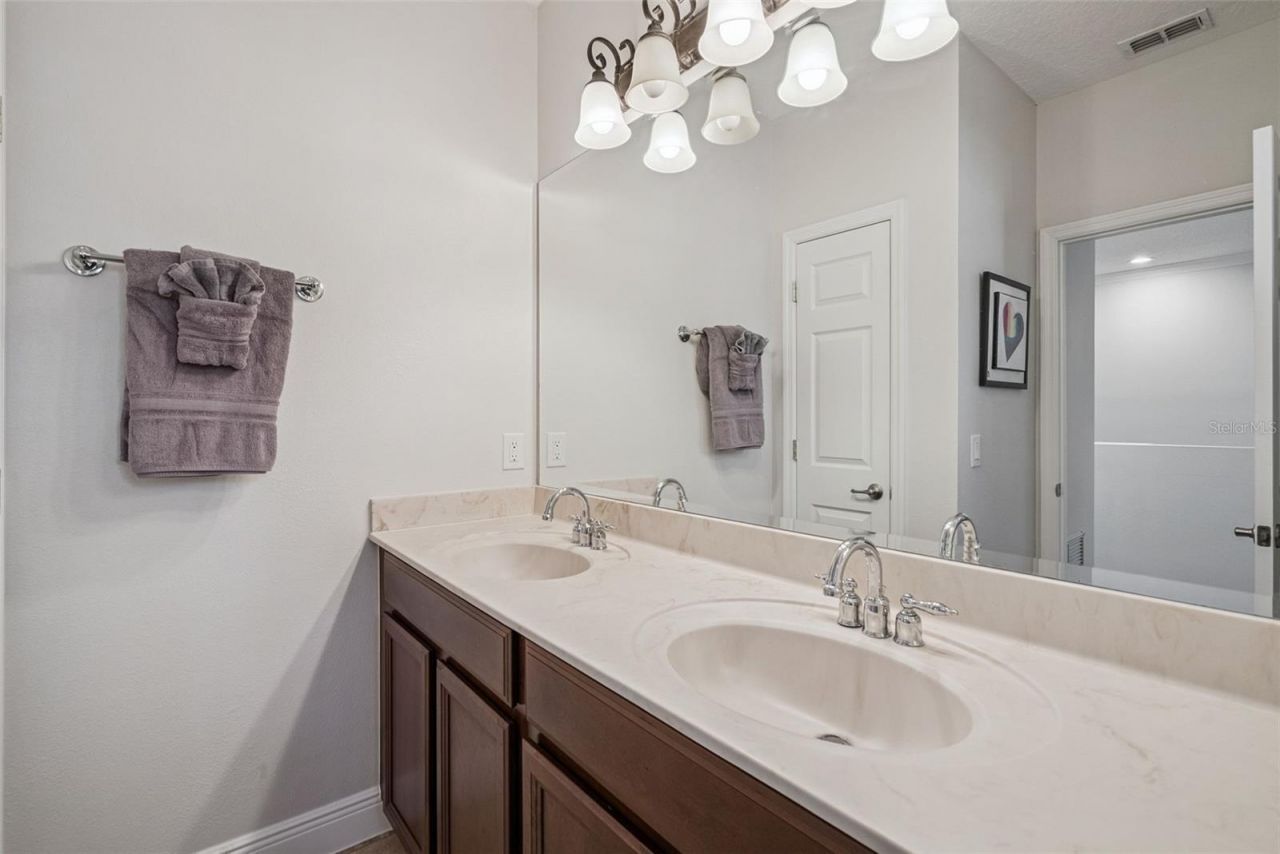 5423 Baldwin Park Street, Orlando, FL 32814 Photo