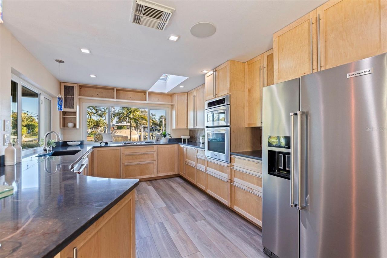 2024 Massachusetts Avenue Ne, Saint Petersburg, FL 33703 Photo