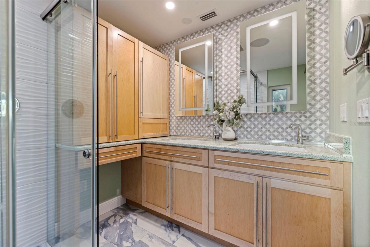 2024 Massachusetts Avenue Ne, Saint Petersburg, FL 33703 Photo