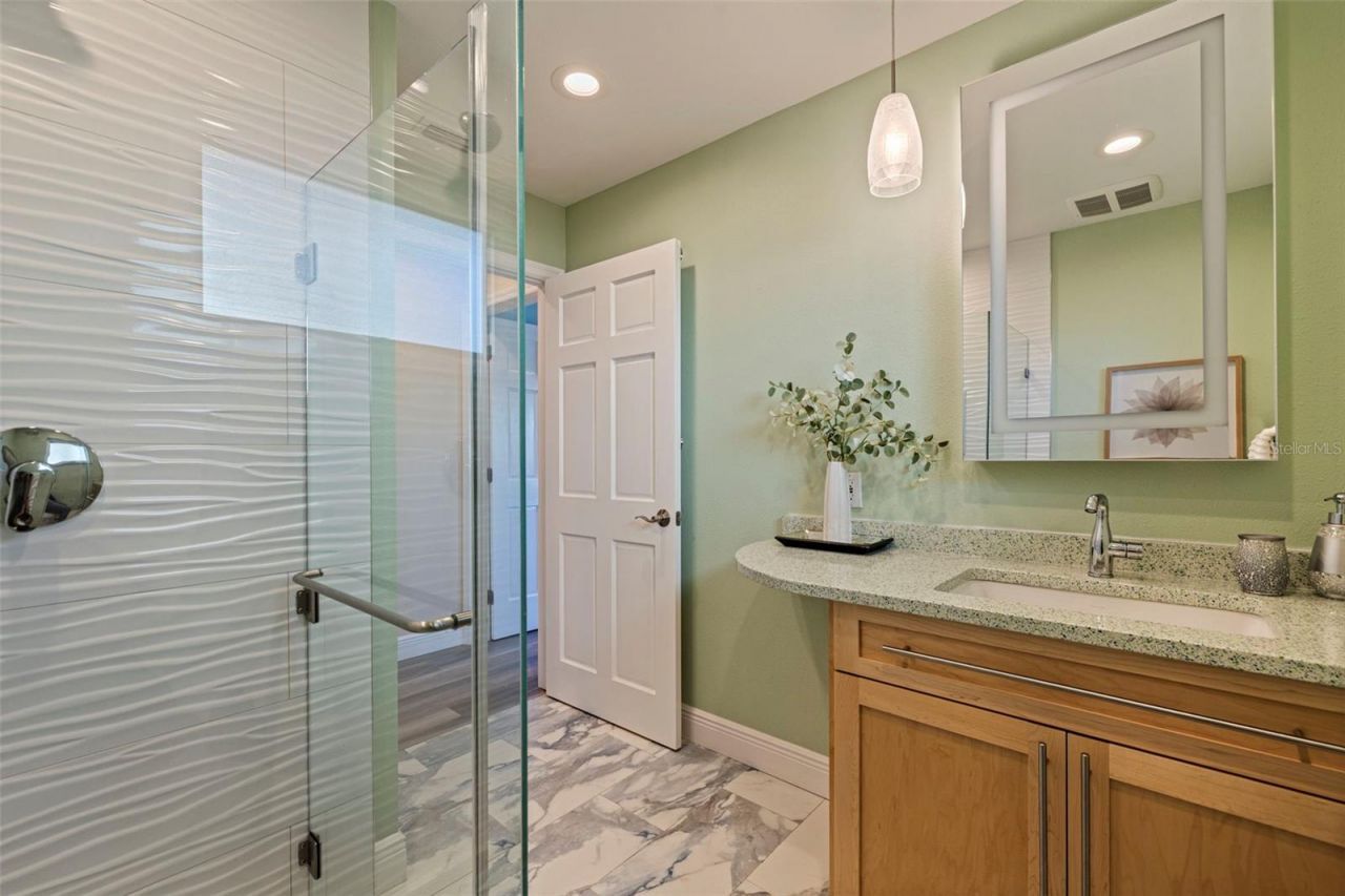 2024 Massachusetts Avenue Ne, Saint Petersburg, FL 33703 Photo