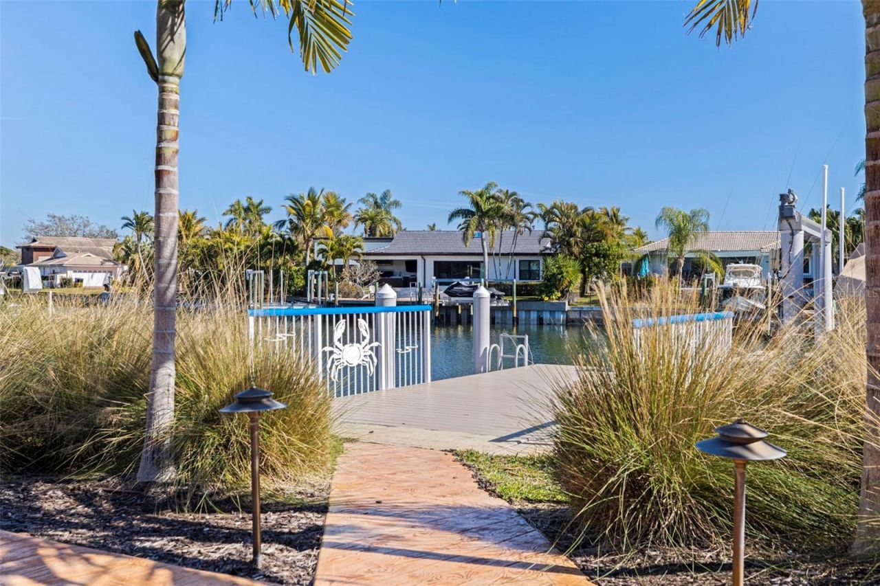 2024 Massachusetts Avenue Ne, Saint Petersburg, FL 33703 Photo