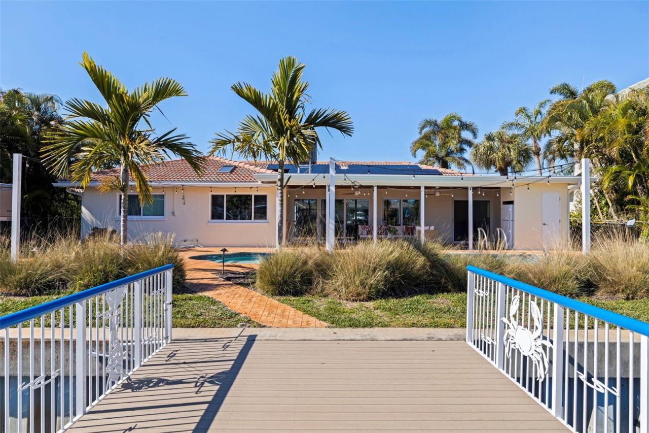 2024 Massachusetts Avenue Ne, Saint Petersburg, FL 33703 Photo