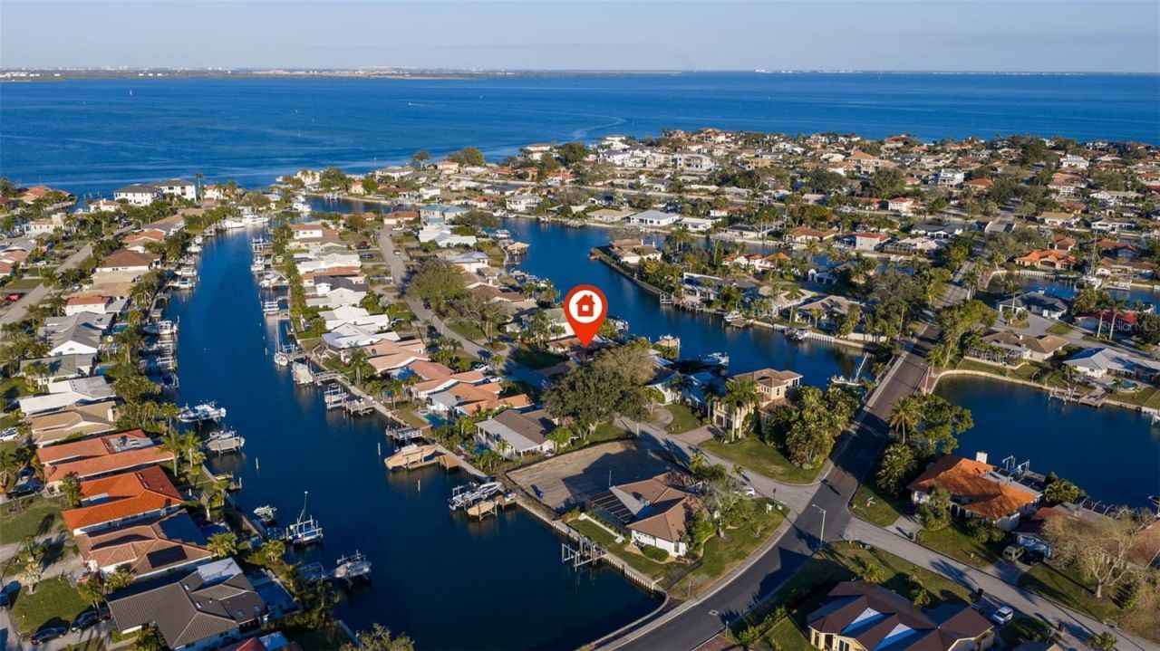 2024 Massachusetts Avenue Ne, Saint Petersburg, FL 33703 Photo