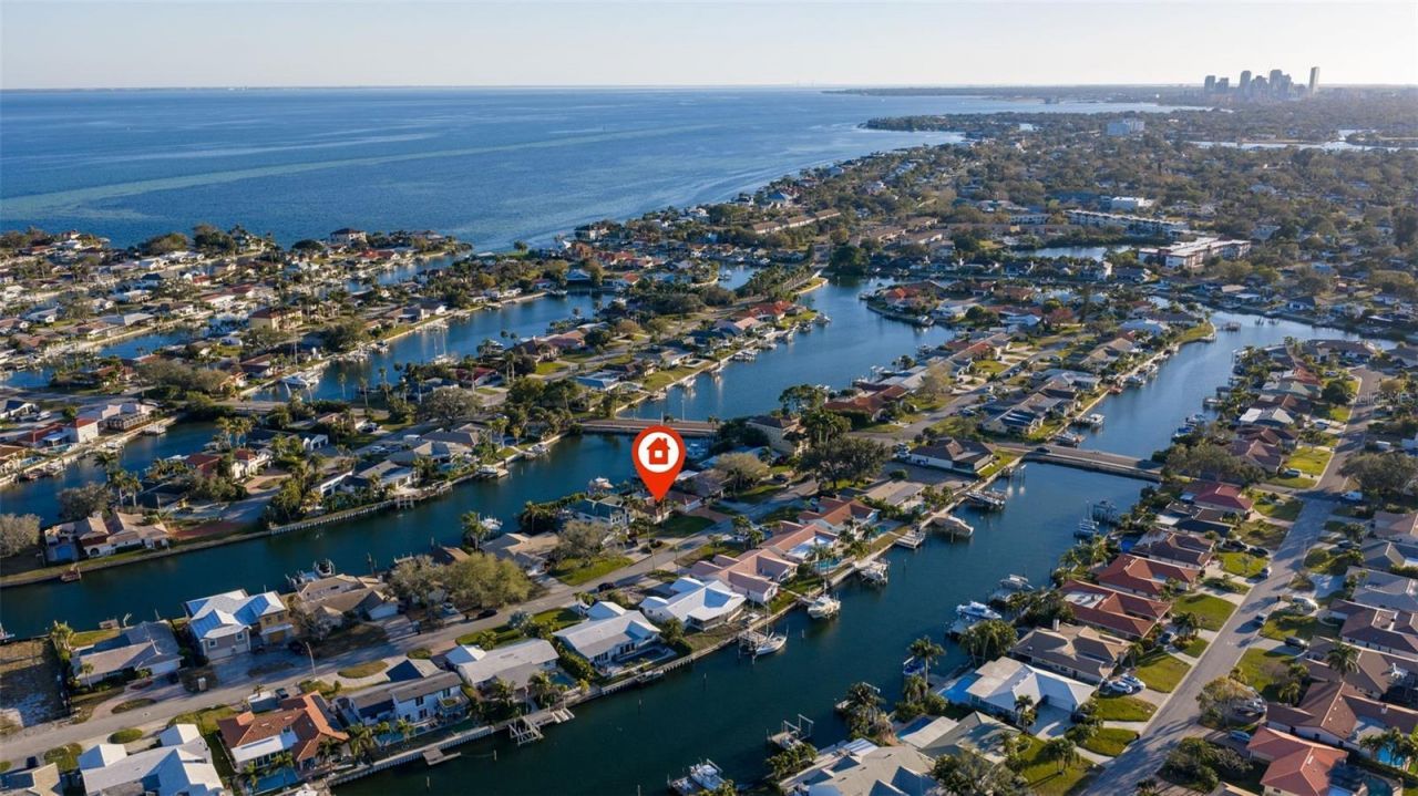 2024 Massachusetts Avenue Ne, Saint Petersburg, FL 33703 Photo