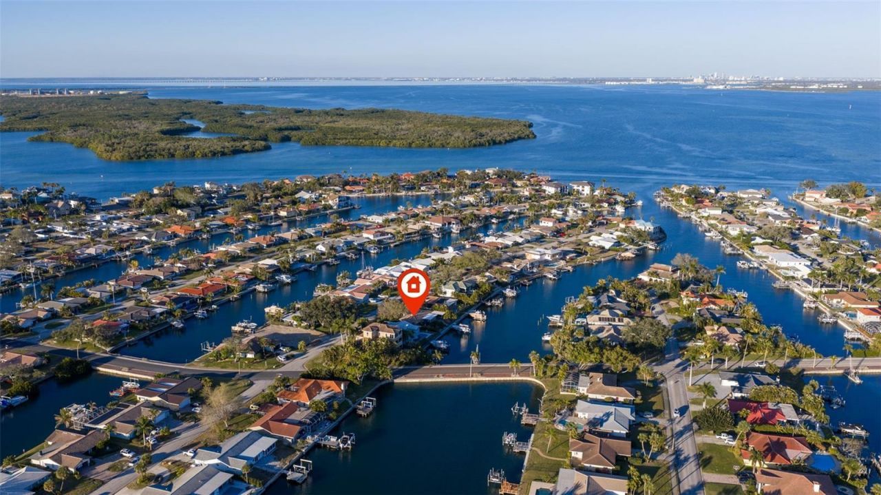 2024 Massachusetts Avenue Ne, Saint Petersburg, FL 33703 Photo