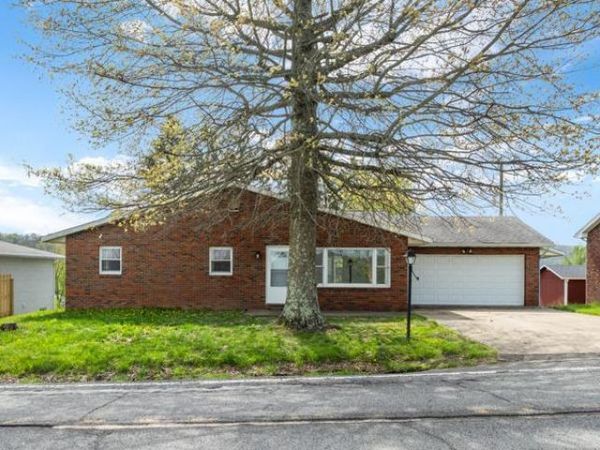 639 Glen Dale Heights Rd, Glen Dale, WV 26038