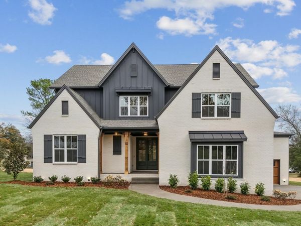 860 Brook Trl , Lebanon, TN 37087