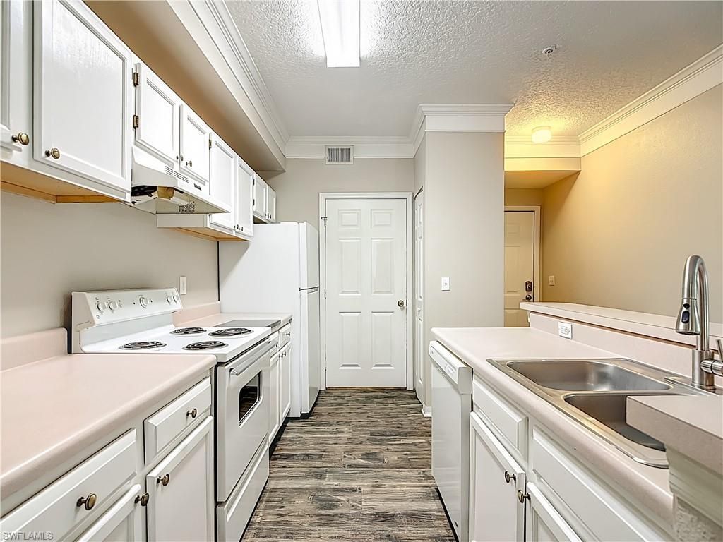 11490 Villa Grand, Unit 205, Fort Myers, FL 33913 Photo